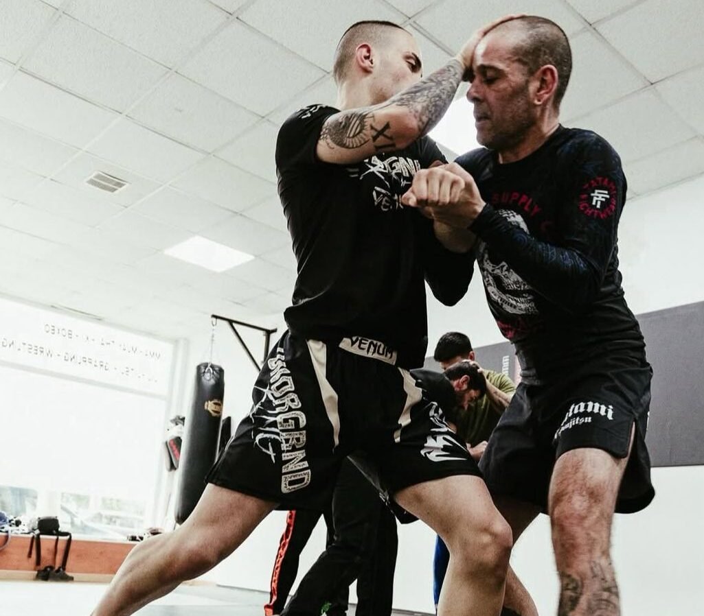 Práctica de striking y grappling en Barcelona con Abner Lloveras