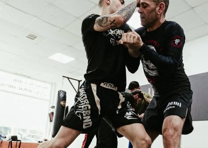 Práctica de striking y grappling en Barcelona con Abner Lloveras