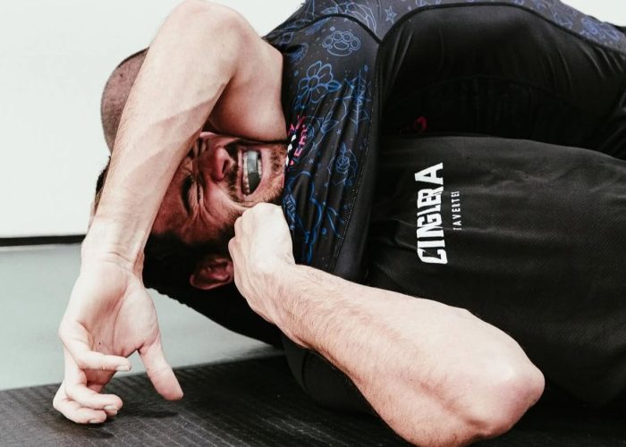 Entrenamiento de control lateral en MMA Barcelona